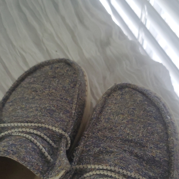 Ladies Gray Casual Shoes HeyDudes Size 8 - Picture 7 of 7